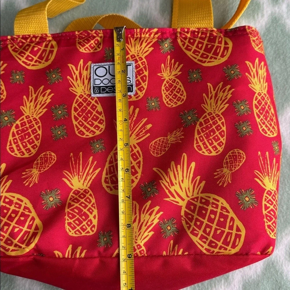 Red Pineapple insulated lunch Bag